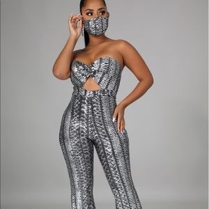 Fashion Jumpsuit with mask